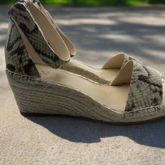 Vince Camuto Jesla Beige Wedge Sandels Size 8 - Picture 3 of 6